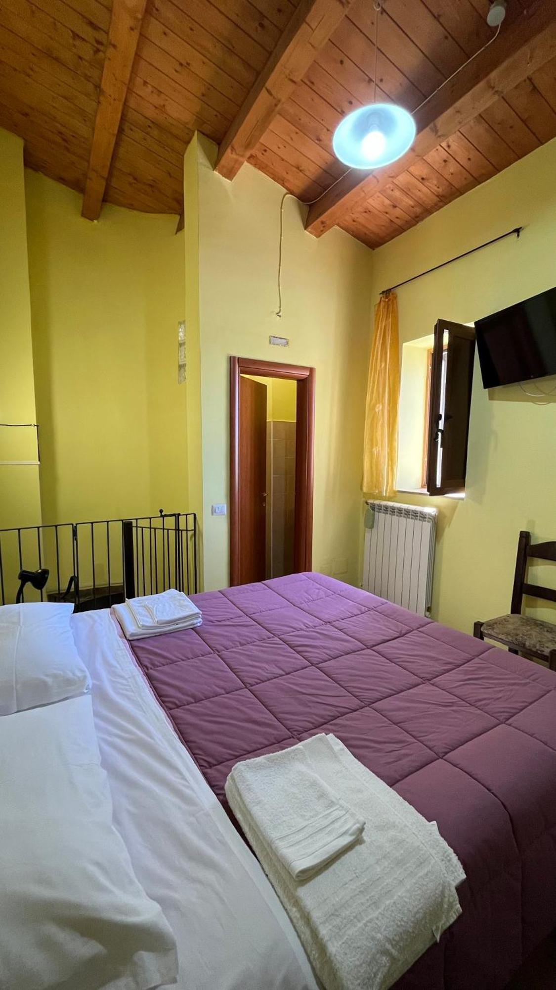 Da Sciuri Case Vacanza Barisciano Bagian luar foto